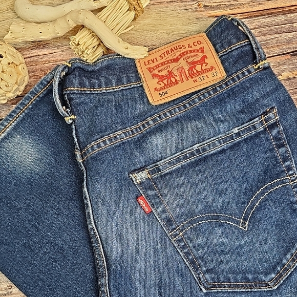 Levis Strauss Other - MEN'S LEVI'S 504 REGULAR STRAIGHT FIT DENIM BLUE JEANS